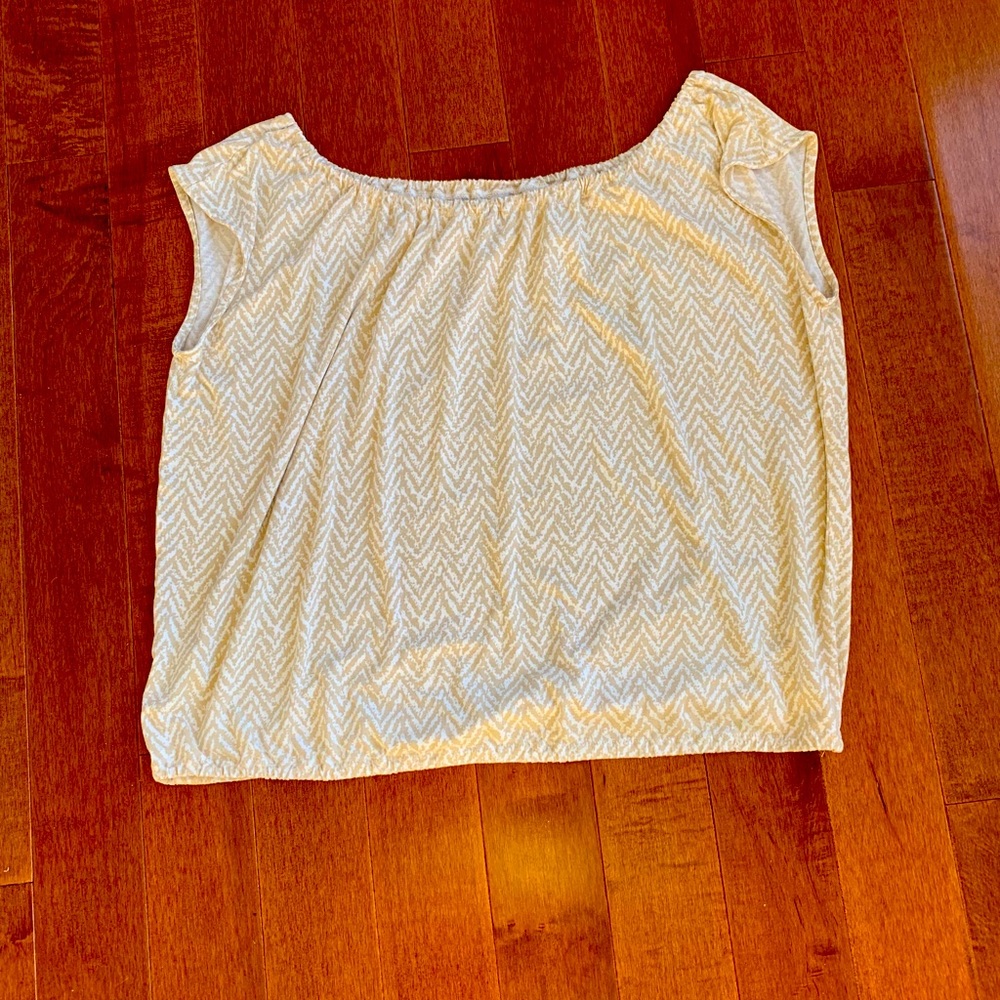 Ann Taylor Beige and white chevron t-shirt